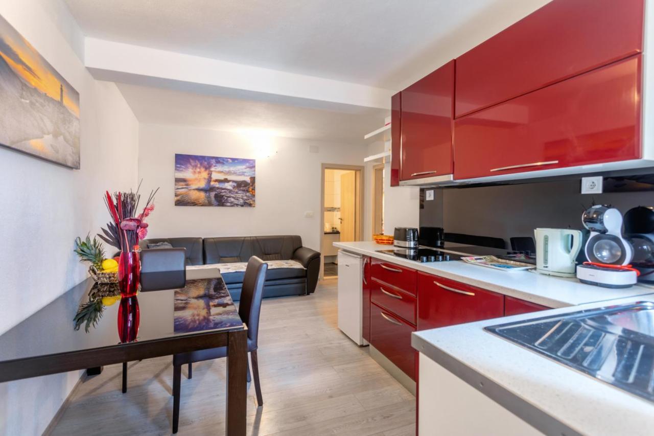 Apartments Ante Хвар Екстериор снимка