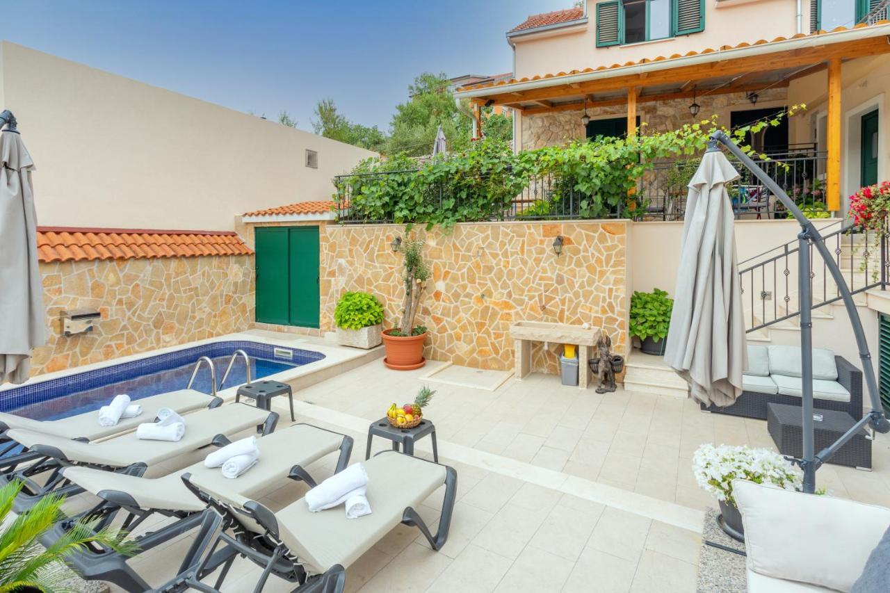 Apartments Ante Хвар Екстериор снимка