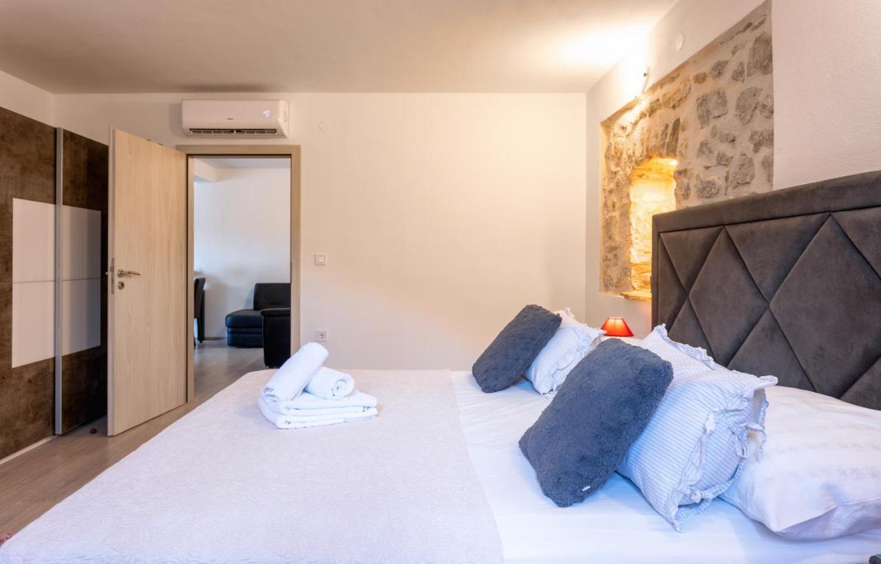 Apartments Ante Хвар Екстериор снимка