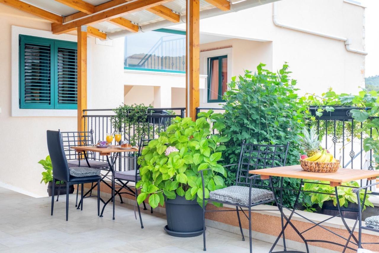 Apartments Ante Хвар Екстериор снимка