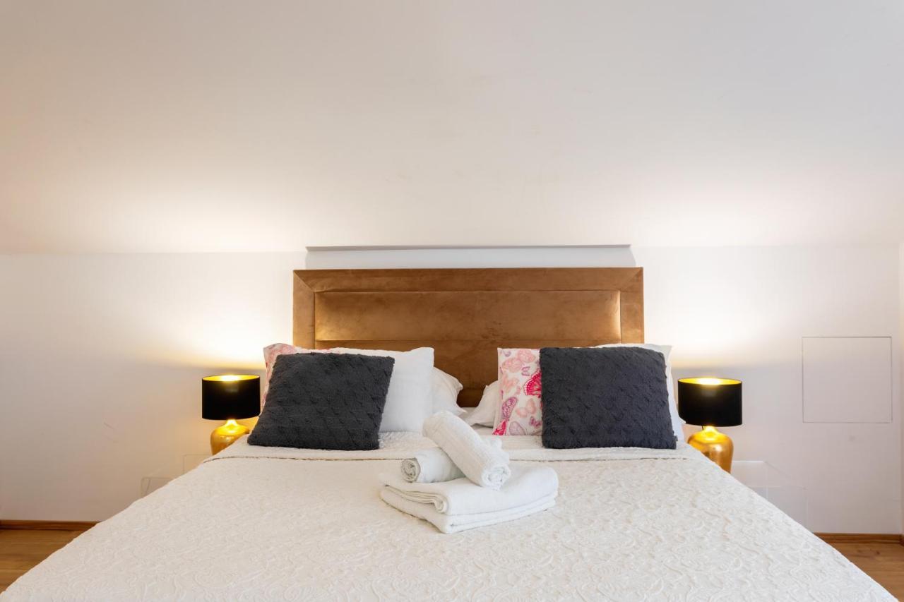 Apartments Ante Хвар Екстериор снимка