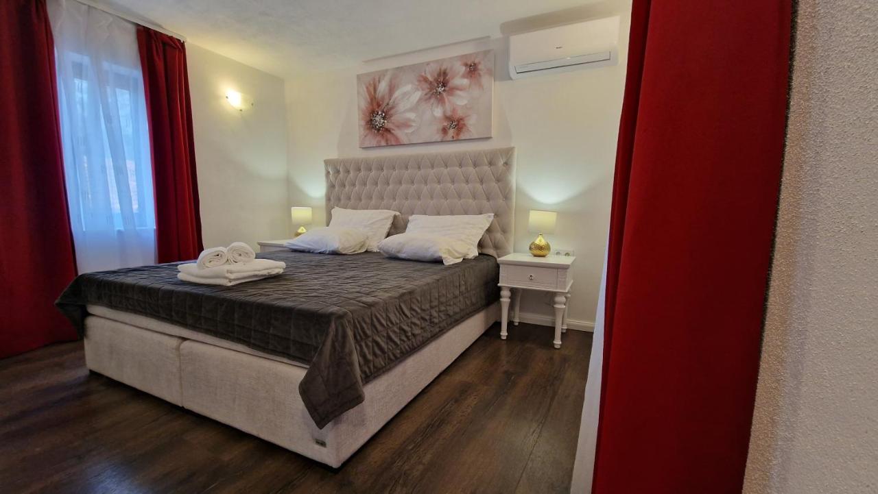Apartments Ante Хвар Екстериор снимка