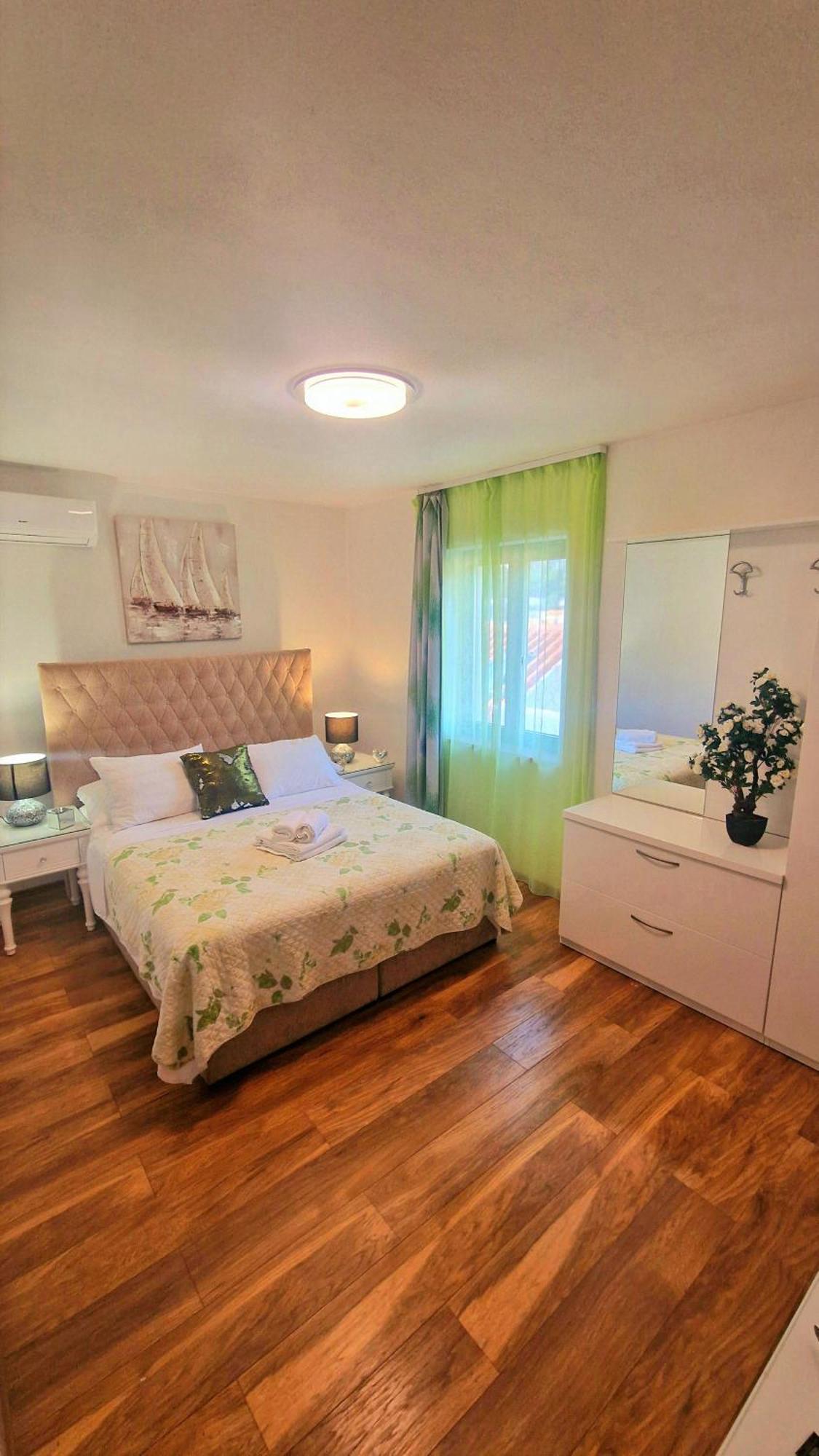 Apartments Ante Хвар Екстериор снимка