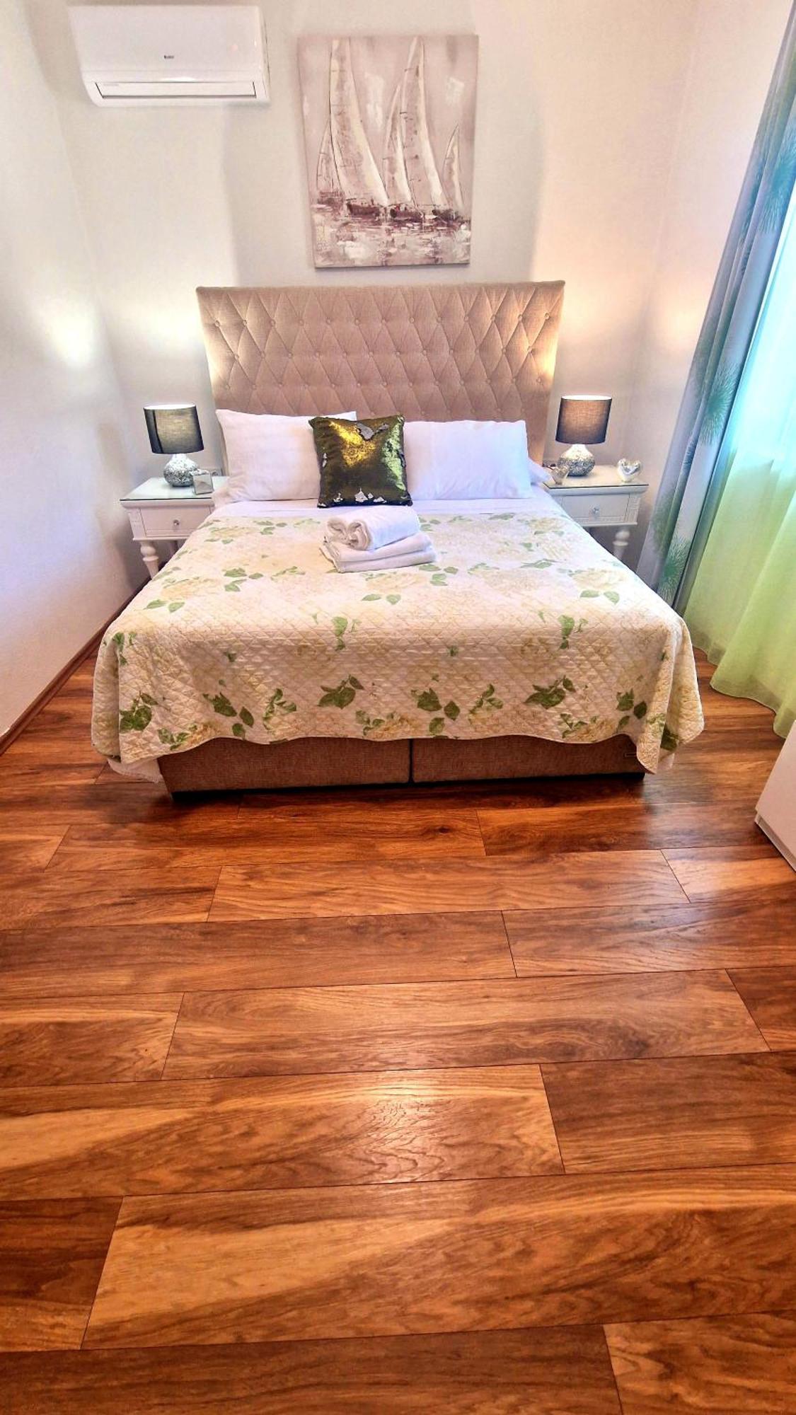Apartments Ante Хвар Екстериор снимка
