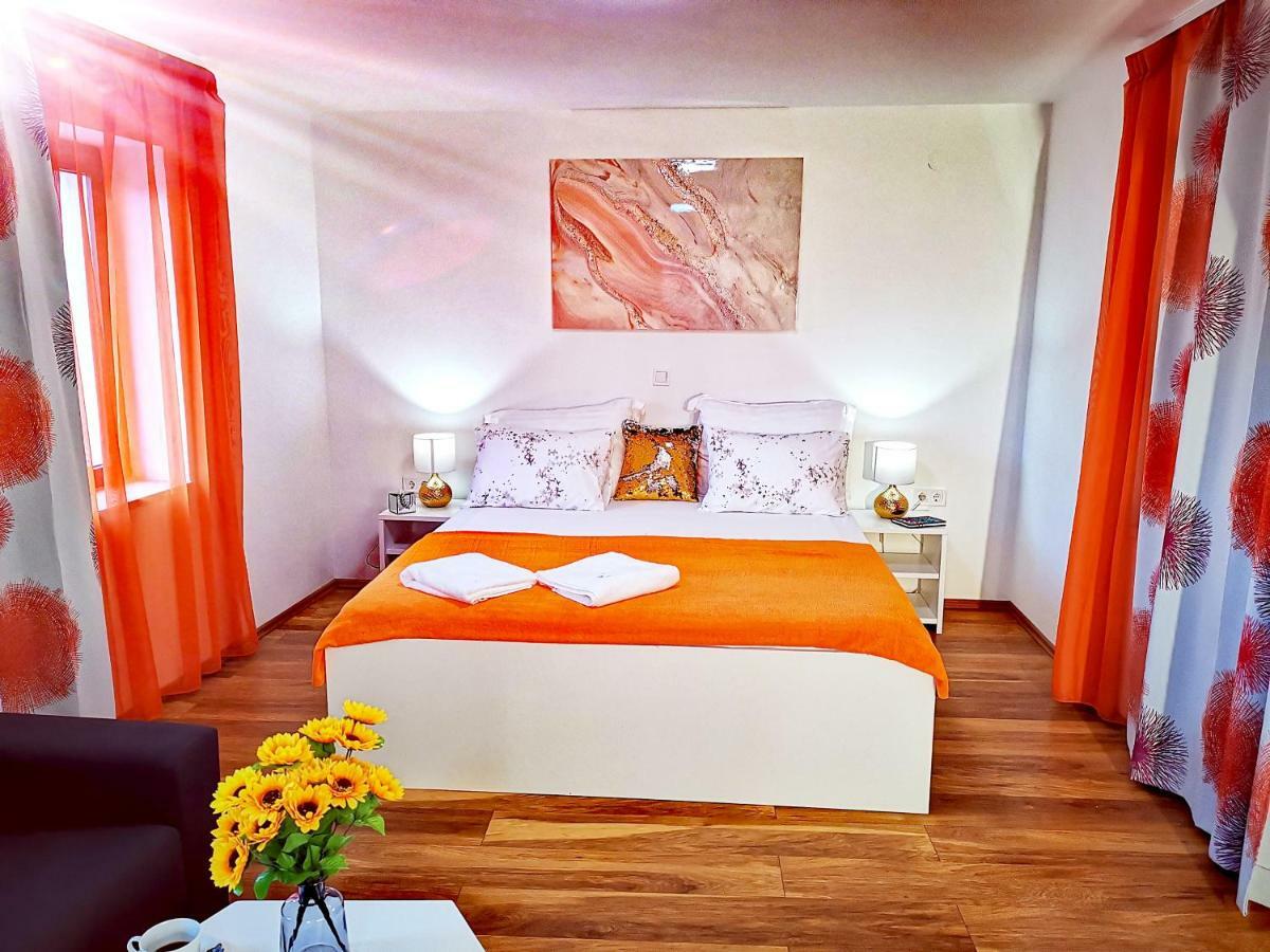 Apartments Ante Хвар Екстериор снимка